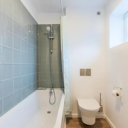 3 Bedroom House W/ 2 Bathrooms And A Garden 3* Saint-Andre-lez-Lille