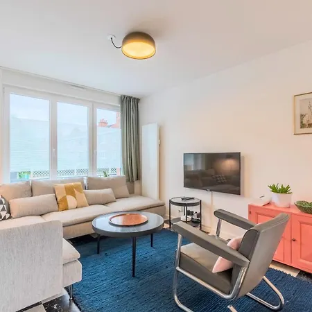 Pensión 3 Bedroom House W/ 2 Bathrooms And A Garden Saint-Andre-lez-Lille